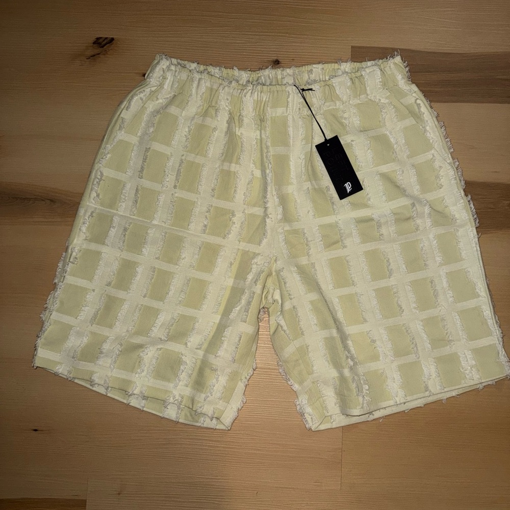 Left Point Shredded Cloth Short